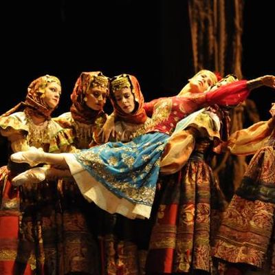 21 octobre 2011 : Ballet La Source, musique Leo Delibes, avec des danseurs étoiles à l'Opéra Garnier, Paris