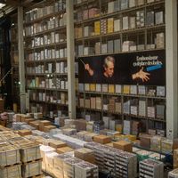 La volatilité des consommateurs et le développement des ventes en virtuel challengent l’organisation logistique des éditeurs traditionnels, comme ici Hachette.