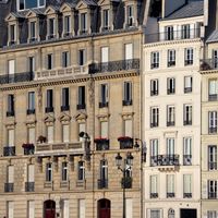 Façades d'immeubles de l'Ile Saint-Louis à Paris (2014). L'Ile Saint-Louis fait partie des 12 lieux décrits par Perec dans "Lieux", paru en avril 2022 au Seuil.