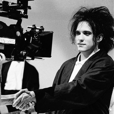 Robert Smith sur le tournage du clip "In between days" en juin 1985