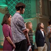 Huit étudiants s'expriment lors de leur remise de diplôme salle Gaveau à Paris le 30 avril 2022.