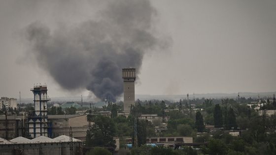 Bombardement sur Severodonetsk dans l'est de l'Ukraine