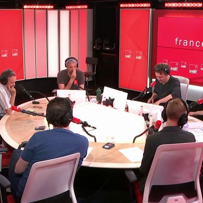 "Qui connait une petite fille qui n’a pas rêvé de devenir Elisabeth Borne quand elle serait grande ?" - Le Journal de 17h17