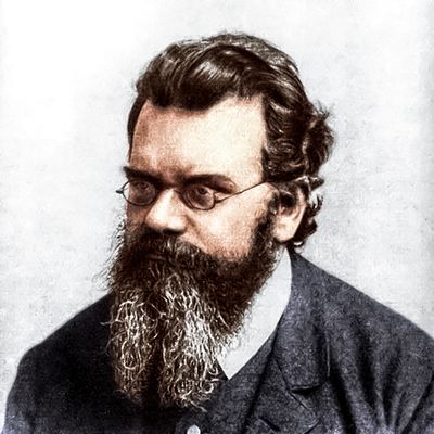 L'équation de Bolztmann, formulée en 1872, lui vaut une renommée internationale et marque la naissance de la physique statistique.