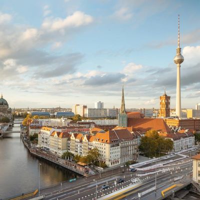 Berlin, en octobre 2020. Apprendre une autre langue et voyager. (Illustration)