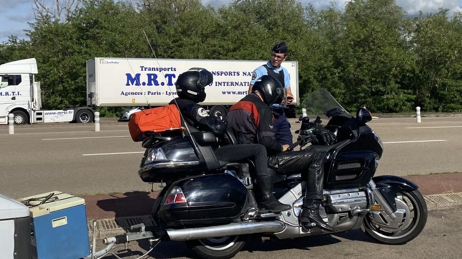 La gendarmerie de l'Yonne effectue des contr�les pr�s d'Auxerre pour le week-end de l'Ascension
