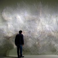 "La Chasse" installation olfactive réalisée entre 2014 et 2016 par Julie C. Fortier, composée de 92 000 touches à parfum.