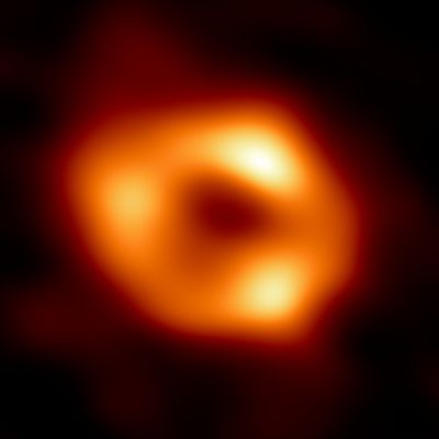 Voici la première image de Sgr A*, le trou noir supermassif situé au centre de notre galaxie.