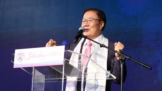 Le professeur Kim Ki-hoon à un sommet pour le soutien des réfugiés en 2019 en Californie. ©AFP - Randy Shropshire / GETTY IMAGES NORTH AMERICA / Getty Images