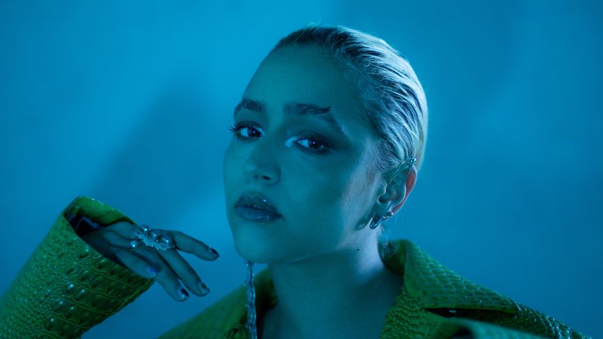 Dans le bleu de Blu Samu