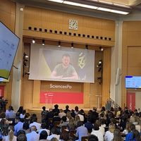 Volodymyr Zelensky s’adresse aux étudiants des universités françaises - En intégralité sur franceculture.fr et l’application Radio France
