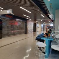 Un centre commercial vide à Pékin