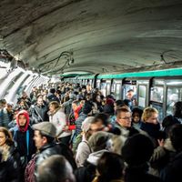Coexistence démocratique élémentaire dans le métro parisien