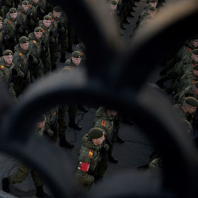 Des militaires russes lors des répétitions de la cérémonie du Jour de la Victoire, qui aura lieu à Moscou le 9 mai prochain