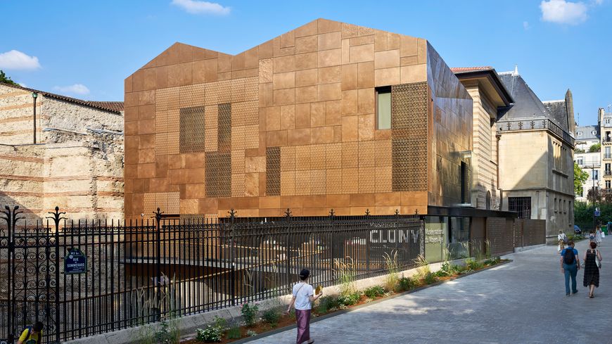 Nouveau bâtiment d’accueil du musée de Cluny (Façade ouest) - architecte : Bernard Desmoulin