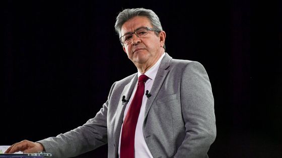 Le candidat "insoumis" à la présidentielle, Jean-Luc Mélenchon, s'exprime lors d'un meeting à Lille (Nord), le 5 avril 2022. - ISA HARSIN / SIPA