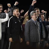 Jean-Luc Mélenchon et Taha Bouhafs dans un meeting à Chassieu le 5 février 2017