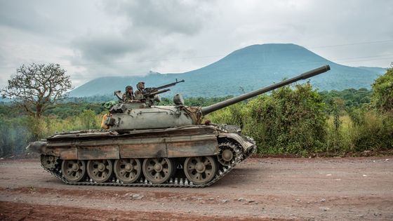 Un char d'assaut de l'armée congolaise dans le Nord Kivu, le 25 mai 2022 ©AFP - Arlette Bashizi