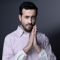 Portrait de l'acteur, réalisateur et producteur Jonathan Cohen.