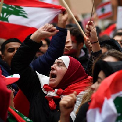 Manifestation de Libanaises et Libanais vivant au Royaume-Uni, en solidarité au mouvement d'octobre 2019.