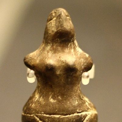 Figurine de femme en terre cuite Néolithique, 5300-4500 av. J.-C.