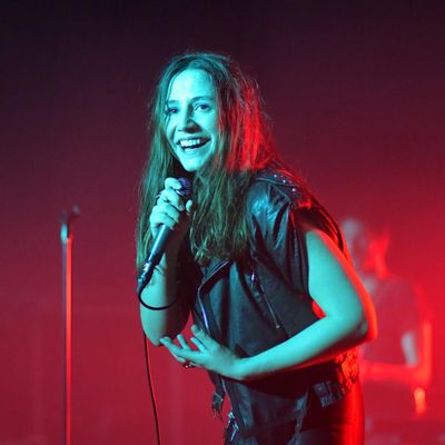 Izïa Higelin sur scène à Marseille (Bouches-du-Rhône) le 10 mars 2020