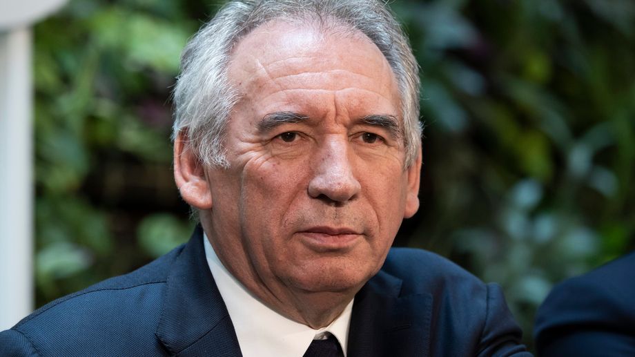 L�gislatives : le pr�sident du Modem Fran�ois Bayrou vient en Dordogne soutenir Jean-Pierre Cubertafon
