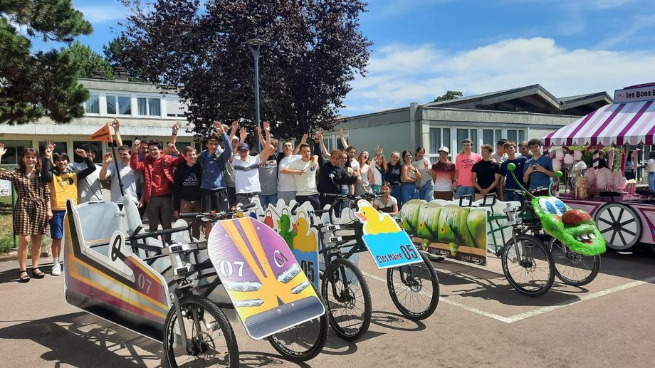 Course folle au guidon de dr�les d'engins, c'est le grand retour des 24 heures de Beaune !