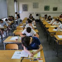 Des élèves du lycée Sainte-Marie Les Maristes à Lyon débutent l'épreuve de philosophie du baccalauréat, ce mercredi 15 juin 2022.