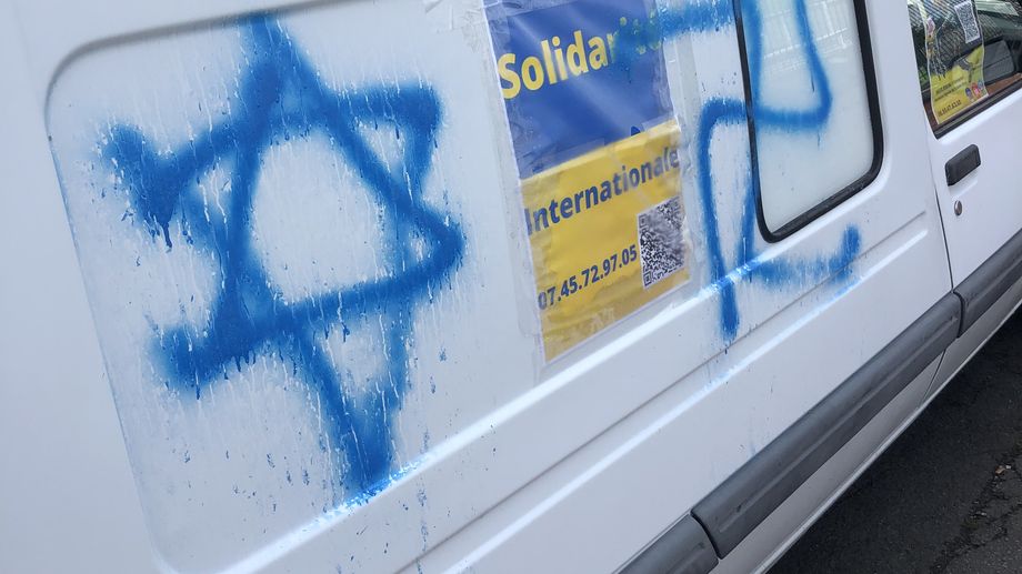 Lille : des tags antis�mites et pro-Russie d�couverts avant un tournoi de football pour l'Ukraine