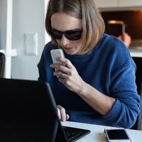 On estime qu'adapter un site pour les personnes aveugles ou malvoyantes coûte autour de 5 à 10 % de plus dans le budget de sa refonte.