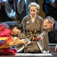 Puccini, Mme Butterfly –Direction Rudolf Piehlmayer , Mise en scène Fabio Ceresa : Karah Son (Cio-Cio-San), Manuela Custer (Suzuki), Angelo Villari (Pinkerton)