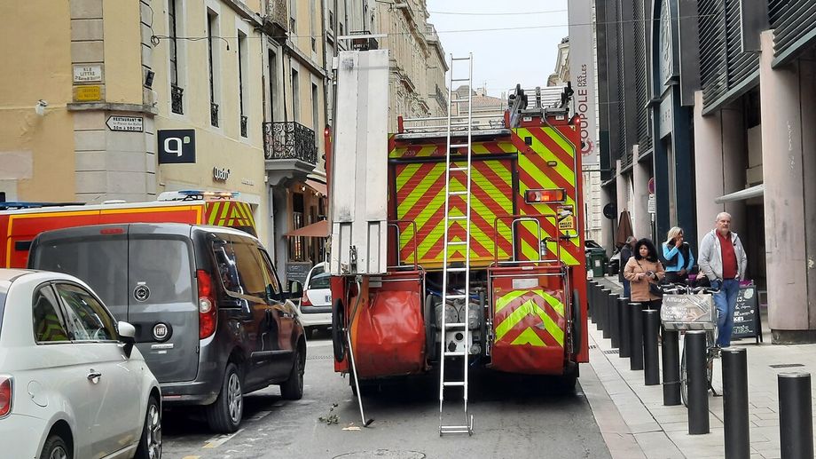 Feu dans une boulangerie � Villeneuve-l�s-Avignon