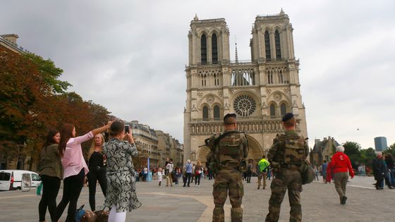 18/09/2016, patrouilles de sécurité après la découverte de bombonnes de gaz dans une voiture garée non loin de Notre Dame de Paris ©Getty - Owen Franken/Corbis