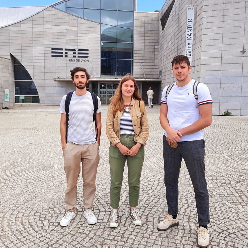 Léo, Anouk et Tom sont membres du collectif Effisciences qui veut repenser une recherche plus impliquée