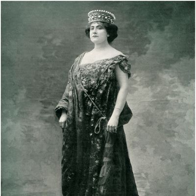 Lucienne Breval dans Hippolyte et Aricie en 1908.