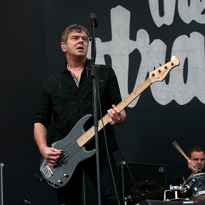 JJ Burnel, auteur-compositeur et producteur, bassiste du groupe The Stranglers