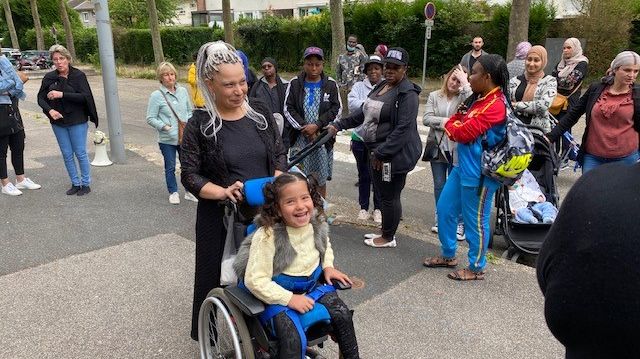 Nouvelle mobilisation � Rouen contre une expulsion : Nia, 5 ans, lourdement handicap�e, risque d'�tre � la rue