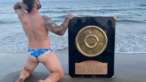 Rugby : le Dr�mois Marco Tauleigne f�te le sacre de Montpellier... � sa fa�on