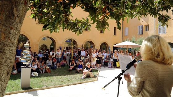 Huitième édition des Flâneries d'art dans les jardins aixois en 2014 ©Maxppp - Sophie Spiteri
