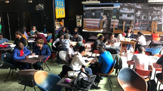 L'aide aux devoirs prodiguée par l'association Envols à Paris le 25 mai 2022. - Alain Lewkowicz