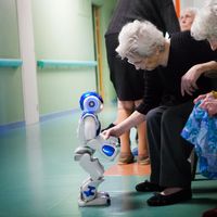 Le robot humanoïde Zora est un robot utilisé dans plusieurs maisons de retraite en France