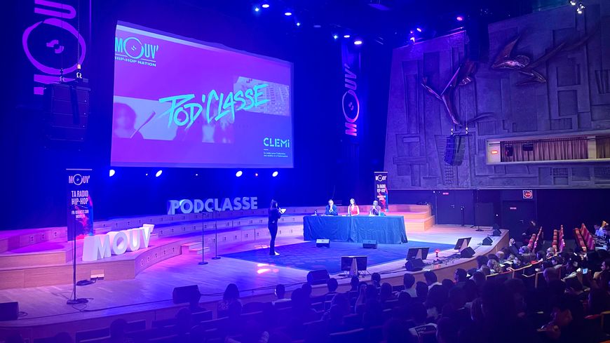 Le 104 de la maison de la radio investie par les jeunes pour la remise des prix