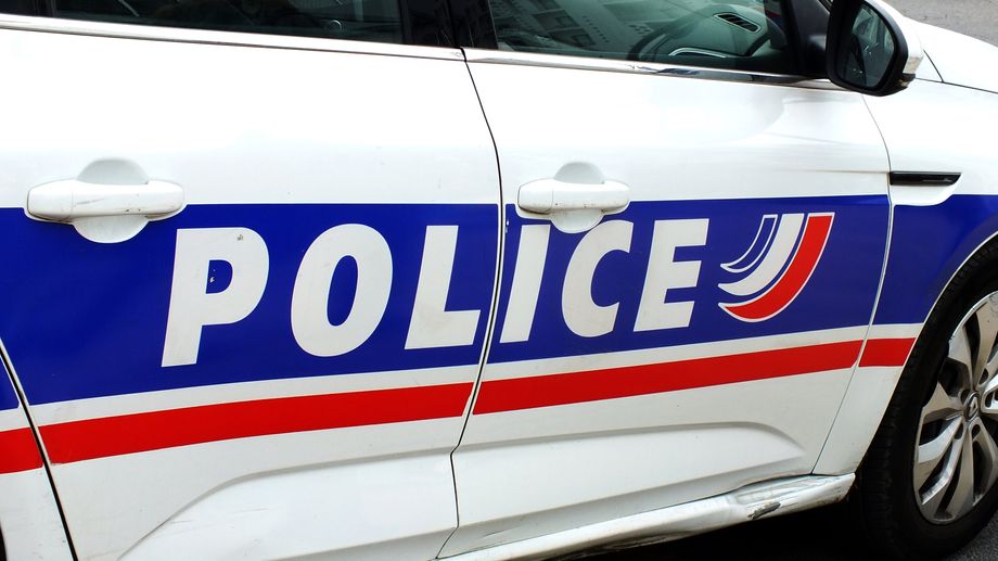 Paris : deux personnes blesses par des tirs de policiers, aprs avoir pris la fuite