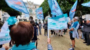 Des dizaines de supporters de l'Elan B�arnais devant la mairie de Pau