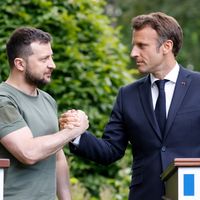 Le Président ukrainien Volodimir Zelensky et Emmanuel Macron, hier à Kiev.