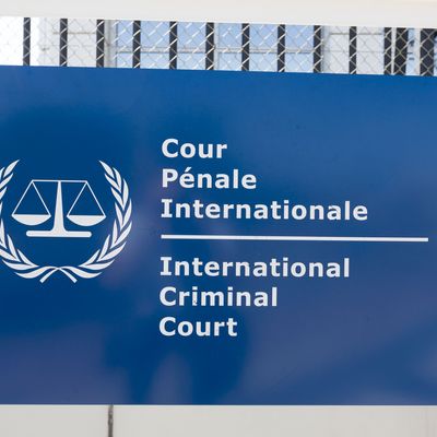 La Cour pénale internationale (CPI) enquête depuis le 2 mars 2022 sur les crimes de guerres en Ukraine.