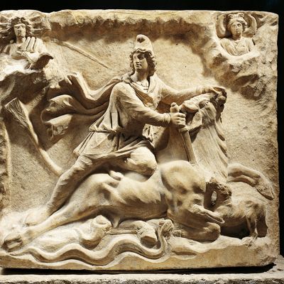 Bas-relief représentant Mithra sacrifiant le taureau. Civilisation romaine, IIe-IIIe siècle de notre ère