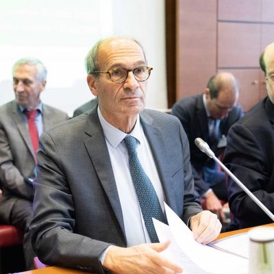 Eric Woerth, président de la commission des Finances de l'Assemblée nationale, entouré de membres de la commission, le 22 mai 2019