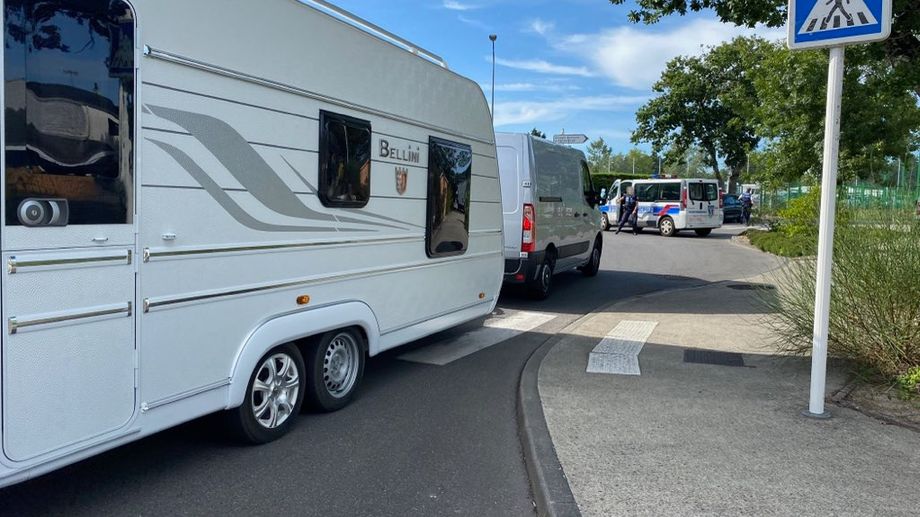 La Baule : une trentaine de caravanes s'installent ce dimanche sur un terrain de football